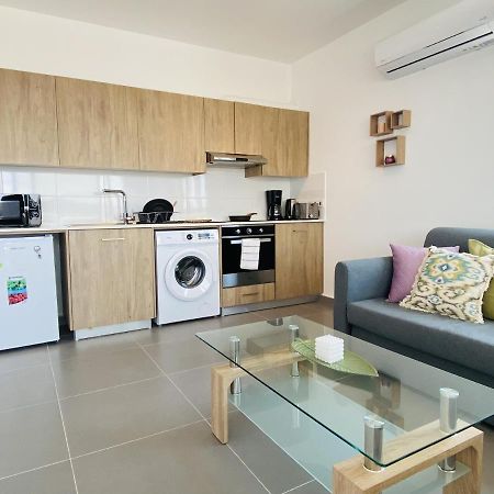 Silver Line 1-Bedroom Apartment In Ларнака Екстериор снимка