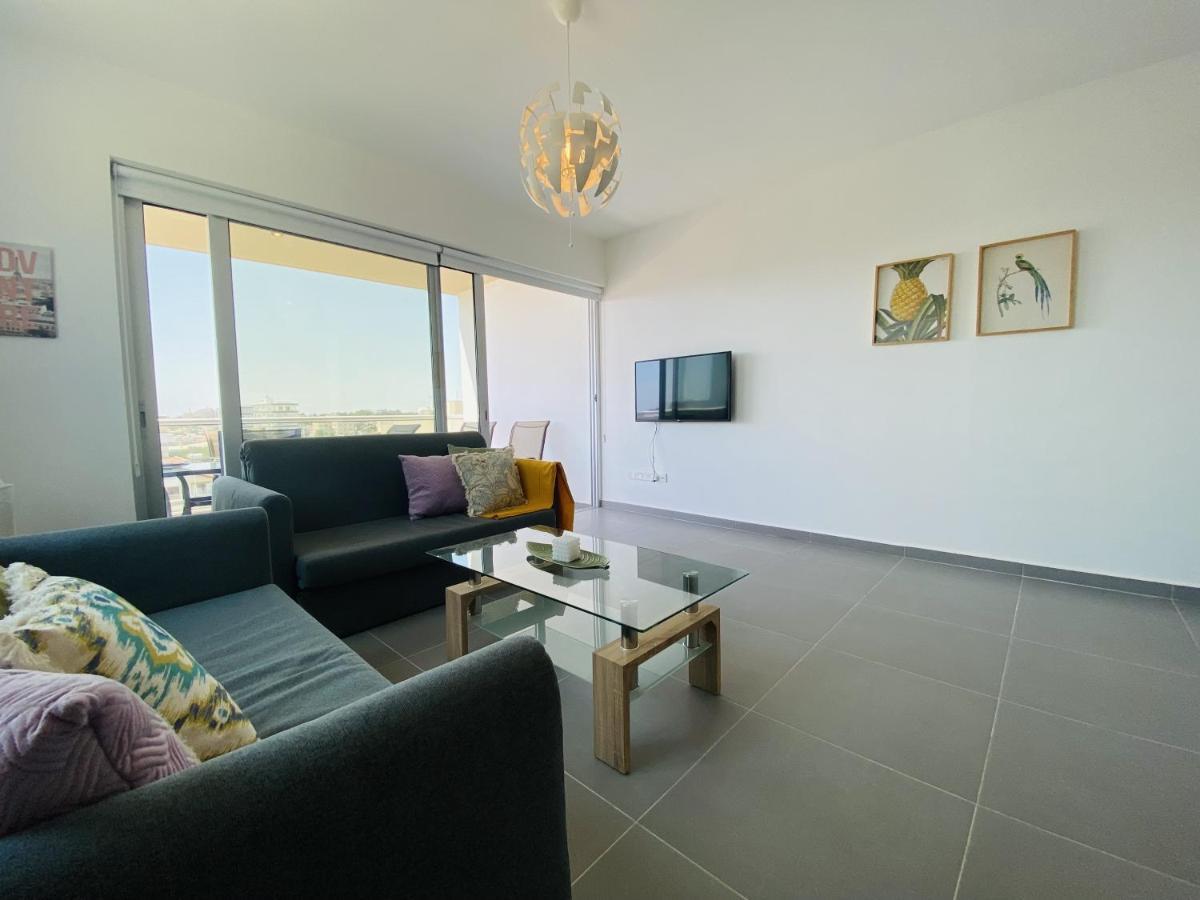 Silver Line 1-Bedroom Apartment In Ларнака Екстериор снимка
