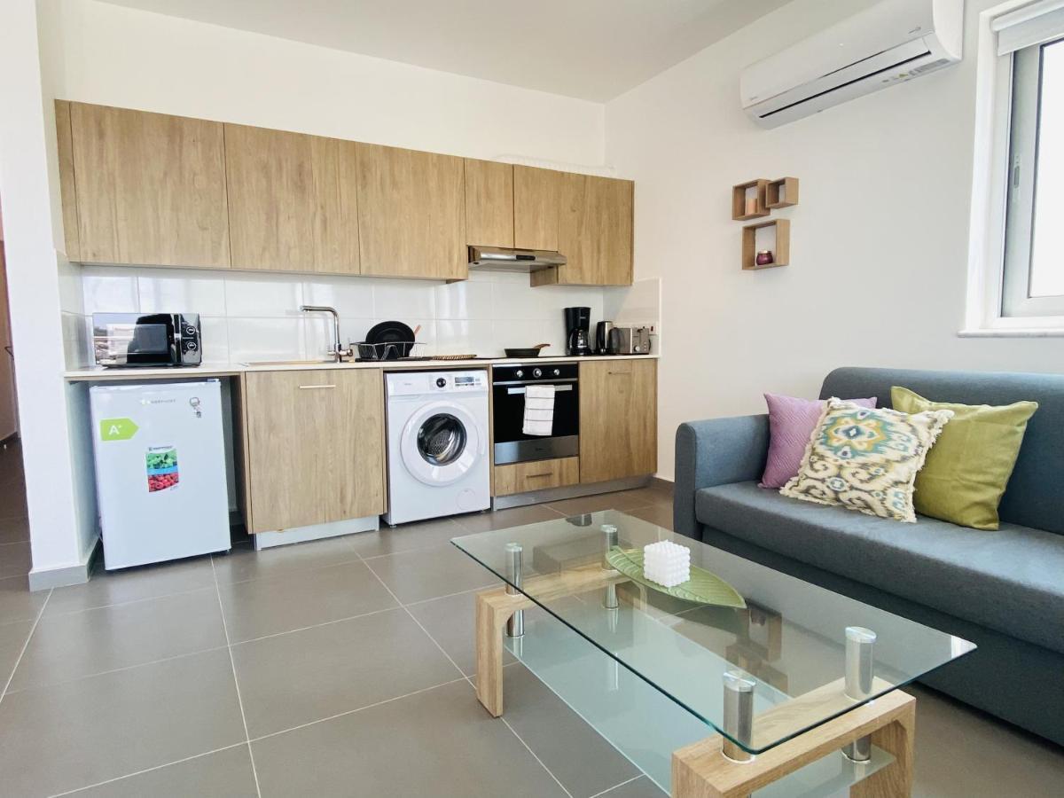 Silver Line 1-Bedroom Apartment In Ларнака Екстериор снимка