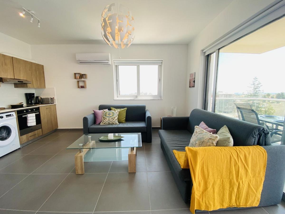 Silver Line 1-Bedroom Apartment In Ларнака Екстериор снимка