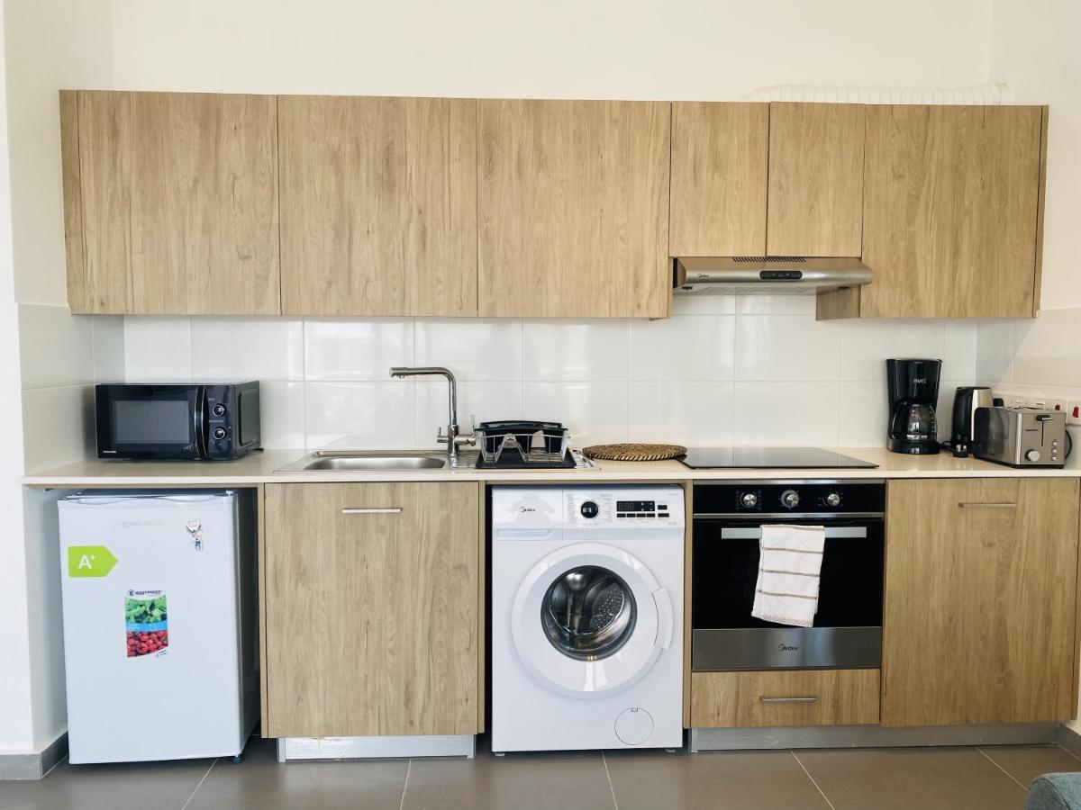 Silver Line 1-Bedroom Apartment In Ларнака Екстериор снимка